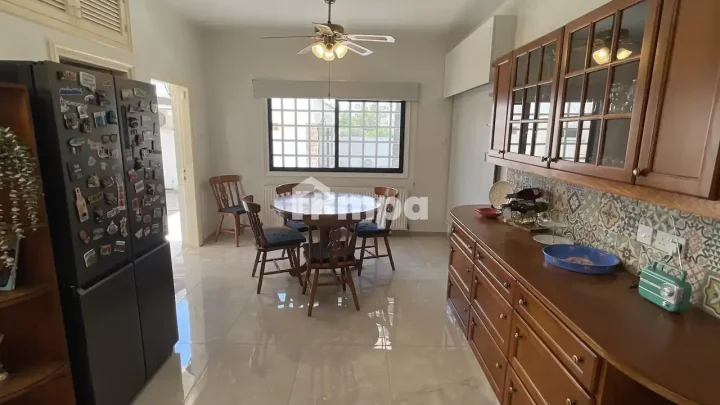 Отдельный дом в аренду 350 м² в Nicosia, Strovolos - Stavros