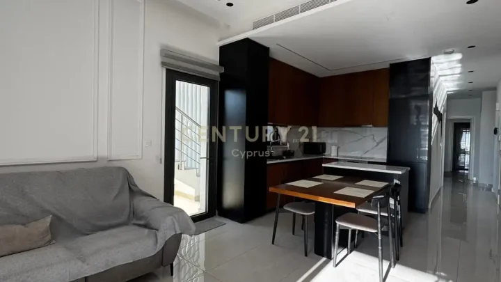 4-bedroom penthouse for rent 184 m² in Limassol, Agios Athanasios