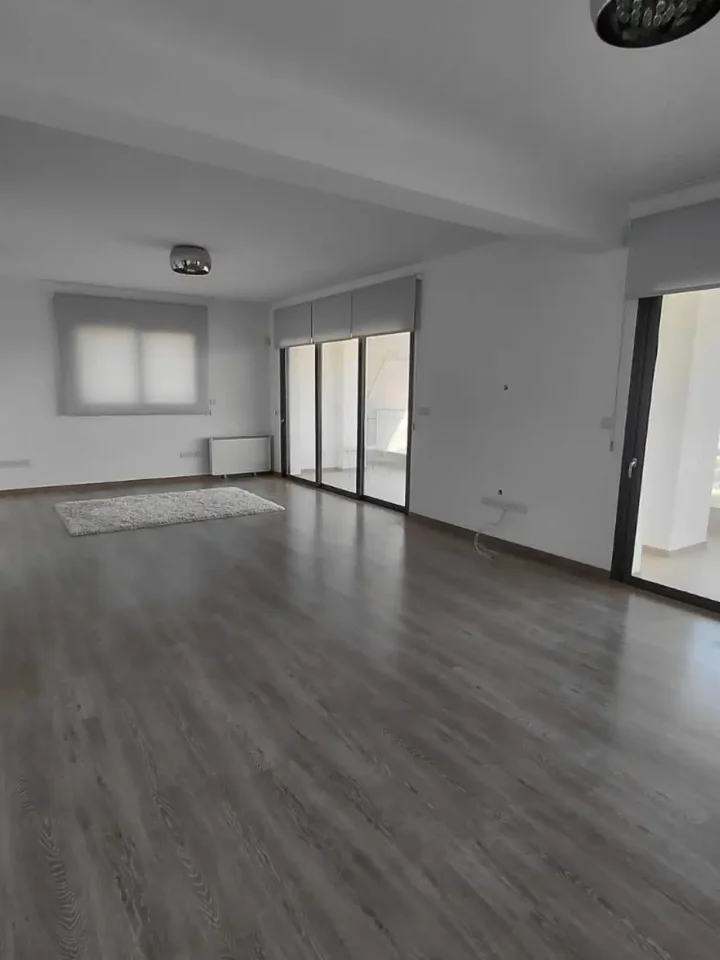 3-bedroom apartments for rent 160 m² in Limassol, Limassol - Mesa Geitonia