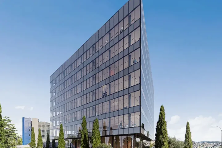 Office 1971 m² for rent in Limassol, Agios Athanasios