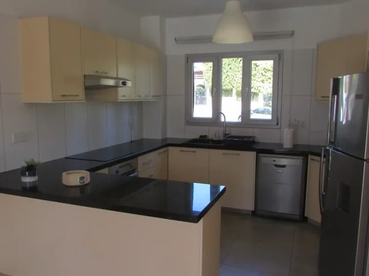 Detached house for rent 201 m² in Limassol, Agios Tychon