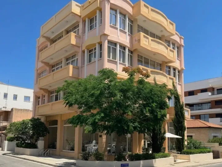 Office 150 m² for rent in Limassol, Limassol - Agia Zoni