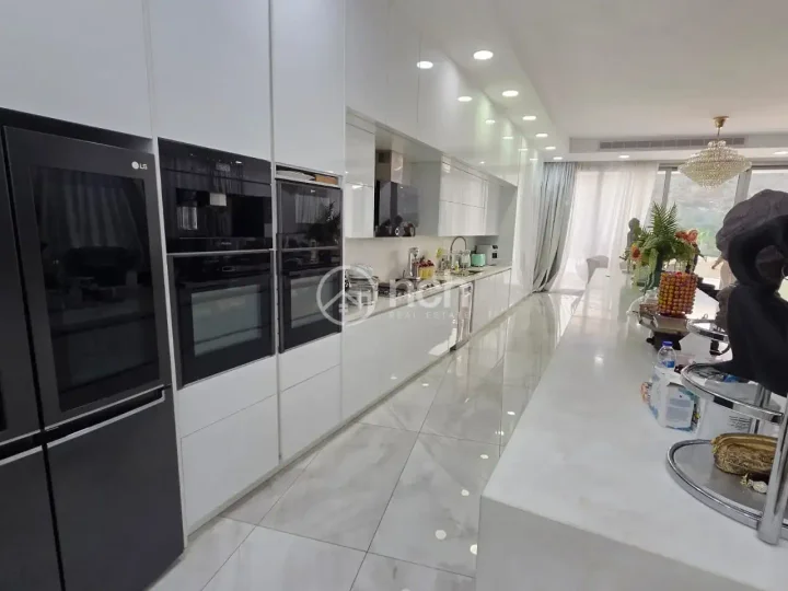 Villa for rent 1350 m² in Limassol, Parekklisia