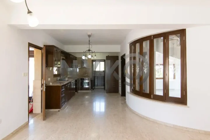 Detached house for rent 300 m² in Limassol, Parekklisia