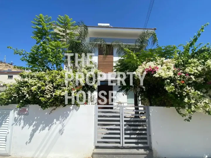 4-bedroom detached house for rent 230 m² in Larnaca, Oroklini