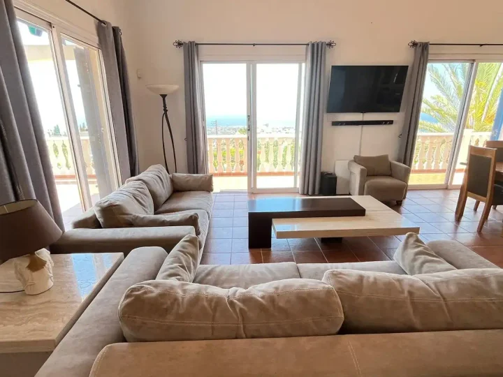 Βίλα προς ενοικίαση 300 μ² στην τοποθεσία Paphos, Pegeia