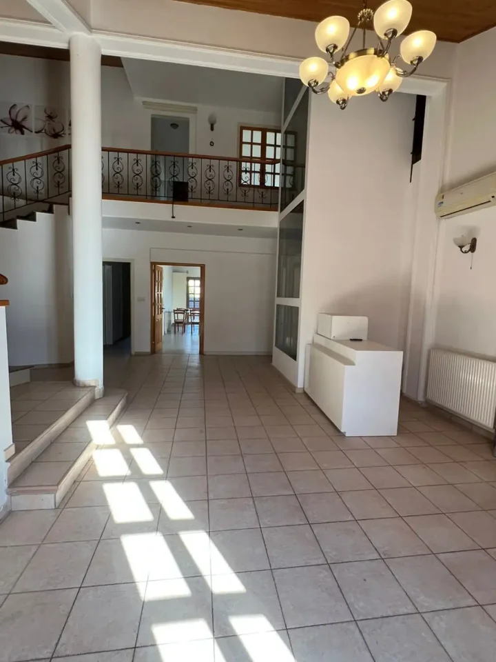 Semi-detached house for rent 325 m² in Limassol, Agios Athanasios