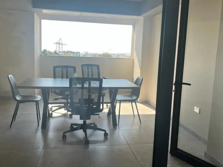 Office 500 m² for rent in Limassol, Limassol - Zakaki