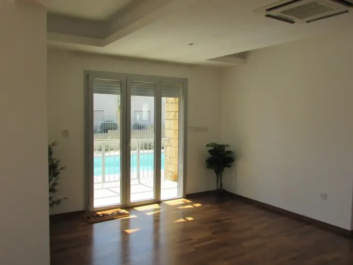 Detached house for rent 201 m² in Limassol, Agios Tychon