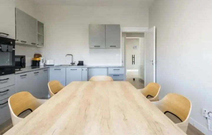 Office 120 m² for rent in Paphos, Paphos - Agios Theodoros