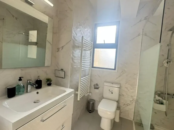 3-bedroom penthouse for rent 145 m² in Larnaca, Larnaka - Makenzy