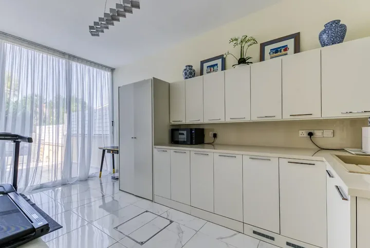 4-bedroom detached house for rent 220 m² in Limassol, Agios Tychon Tourist Area
