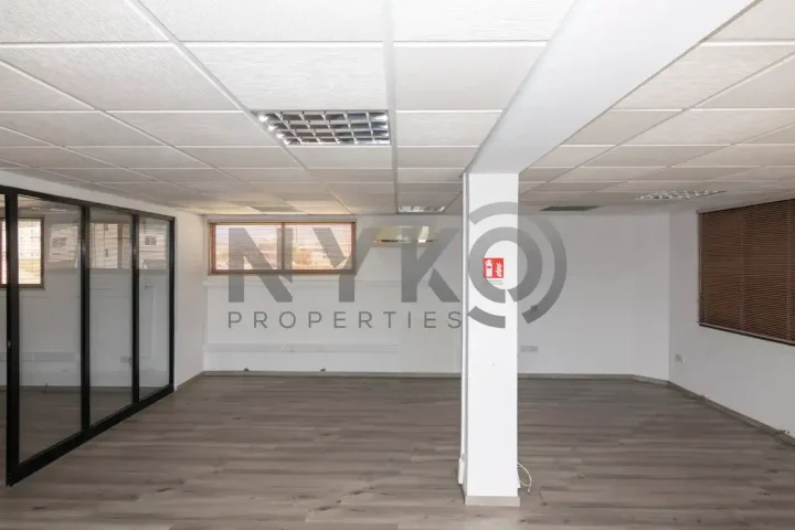 Office 180 m² for rent in Limassol, Limassol - Agia Zoni