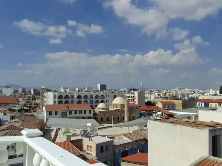 2-bedroom apartments for rent 140 m² in Larnaca, Larnaka - Finikoudes