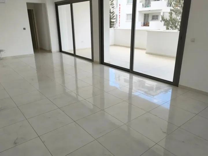 3-bedroom apartments for rent 280 m² in Nicosia, Nicosia - Trypiotis