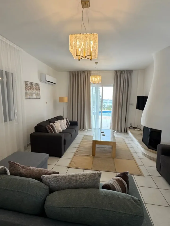Villa for rent 200 m² in Paphos, Chlorakas