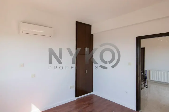 Detached house for rent 300 m² in Limassol, Parekklisia