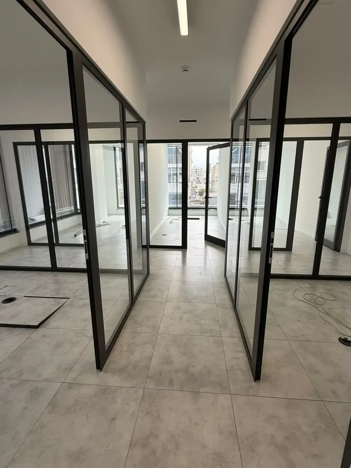 Office 500 m² for rent in Limassol, Limassol - Agios Nicolaos