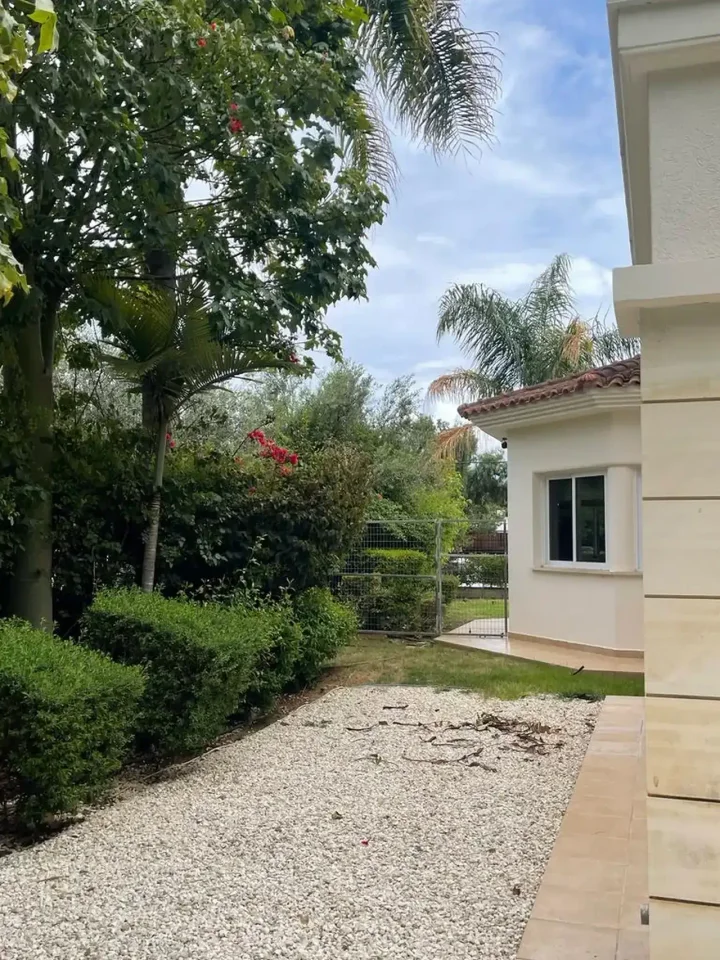 Βίλα προς ενοικίαση 350 μ² στην τοποθεσία Limassol, Limassol - Tsirion