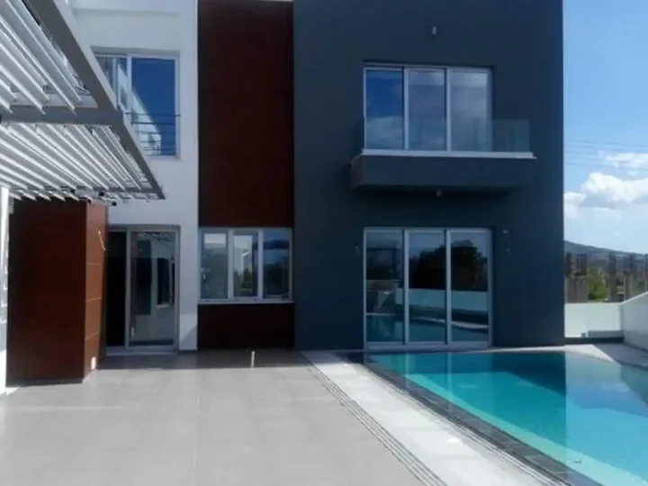 Detached house for rent 295 m² in Paphos, Mesogi