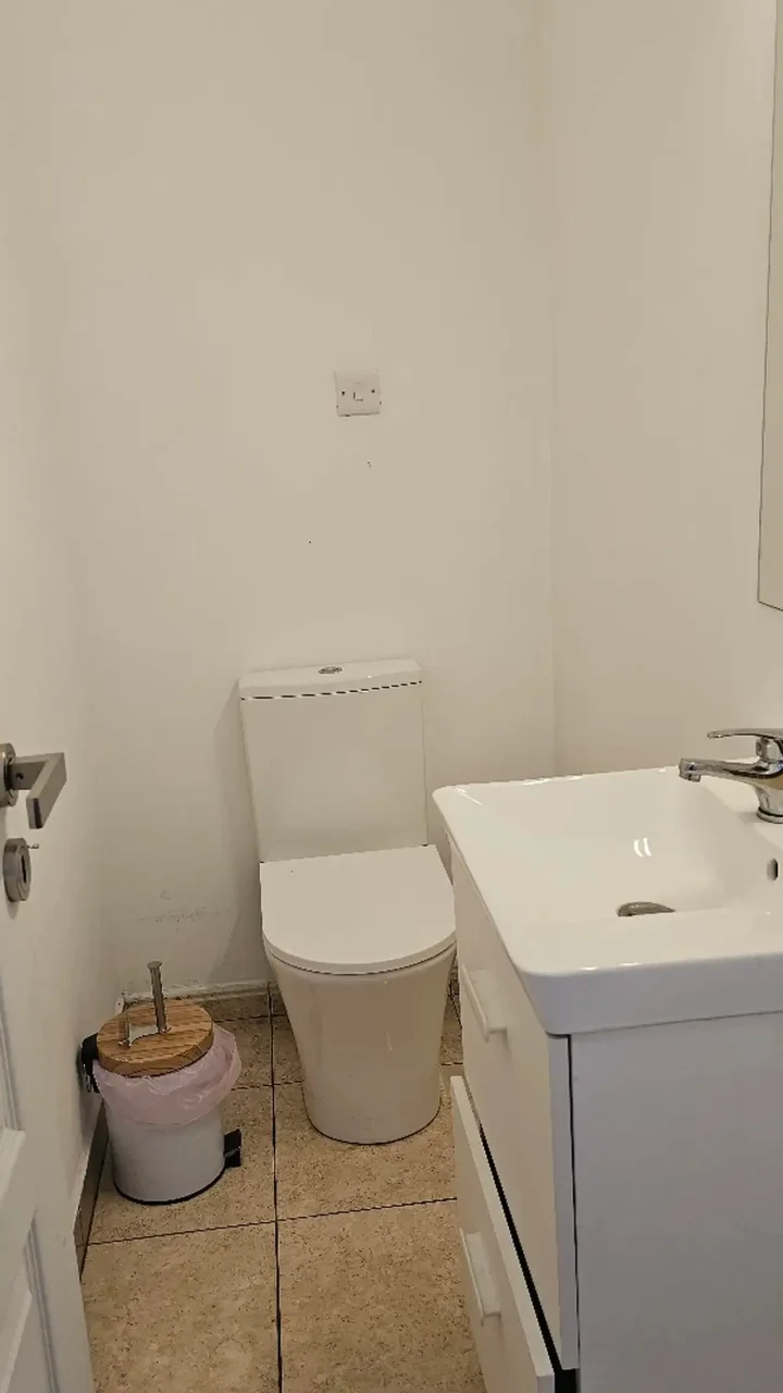 Trading area 90 m² for rent in Limassol, Erimi