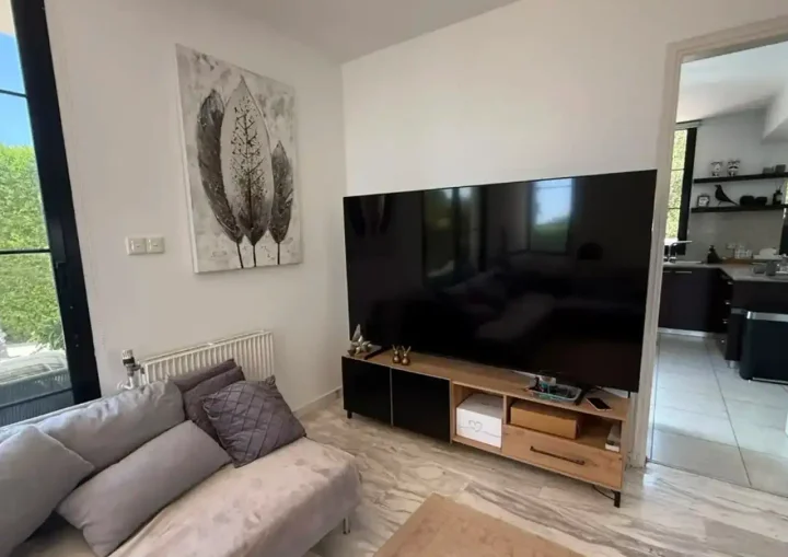 4-bedroom villa for rent 300 m² in Limassol, Palodeia
