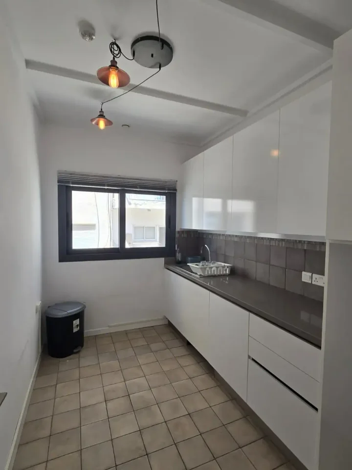Γραφείο 230 μ² προς ενοικίαση στην τοποθεσία Limassol, Limassol - Katholiki
