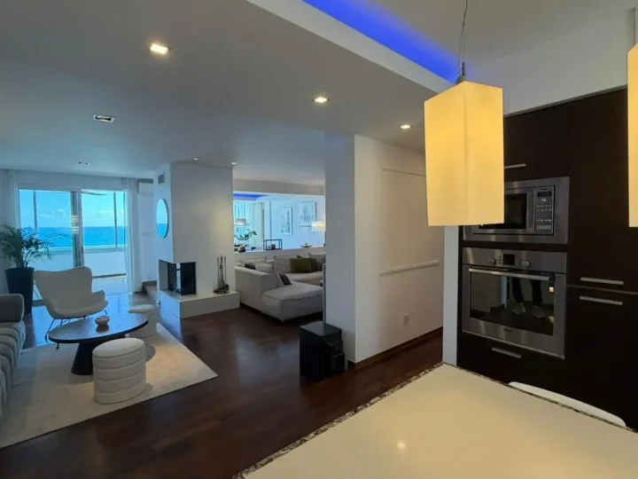 2-bedroom penthouse for rent 170 m² in Limassol, Potamos Germasogeias