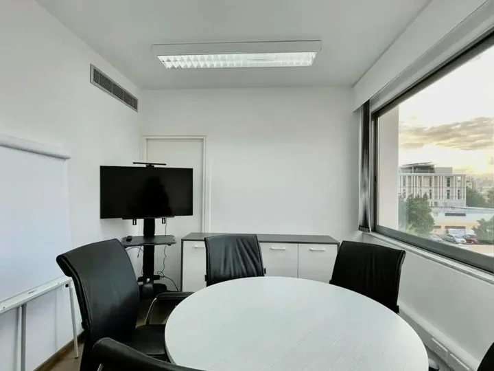 Office 100 m² for rent in Limassol, Limassol - Agios Nicolaos