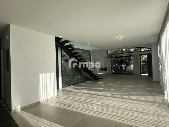 Отдельный дом в аренду 180 м² в Nicosia, Strovolos - Stavros