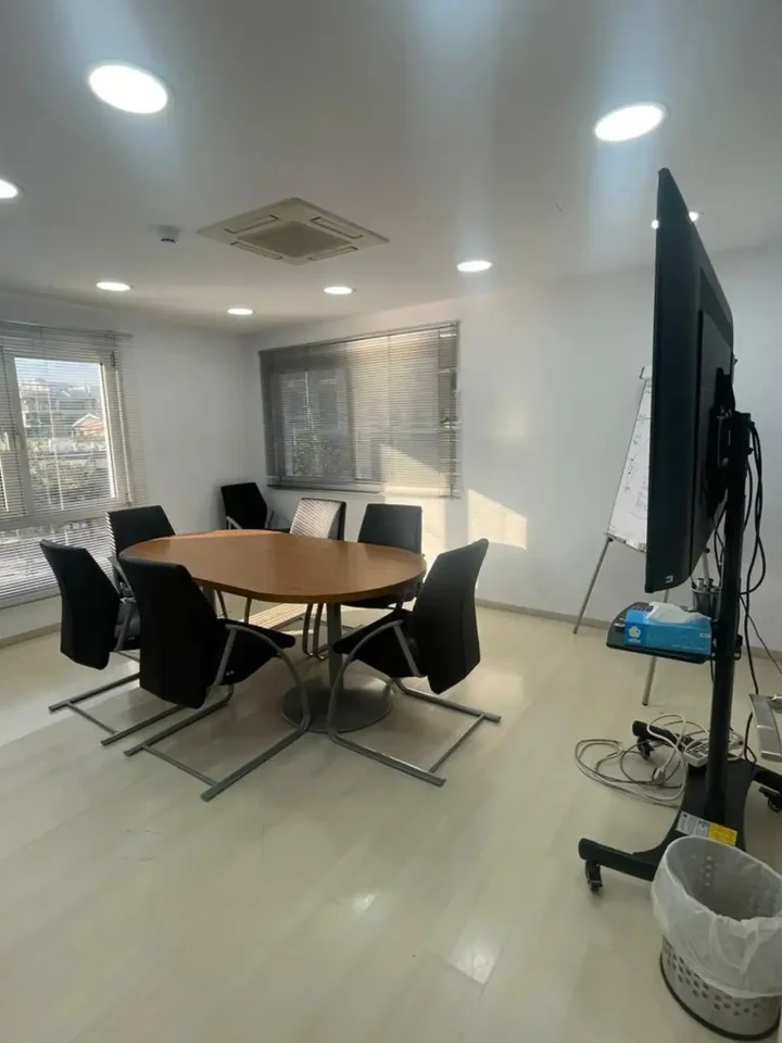 Office 2000 m² for rent in Limassol, Limassol - Neapolis