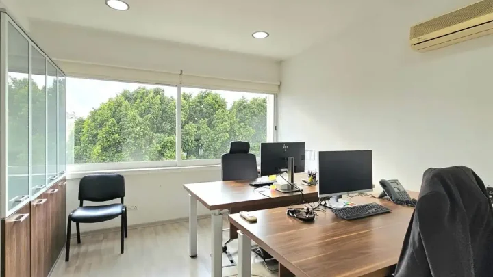 Office 214 m² for rent in Limassol, Limassol - Agia Zoni