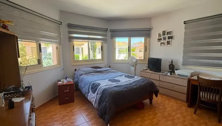 4-спальная отдельный дом в аренду 280 м² в Limassol, Kolossi -Agios Loukas
