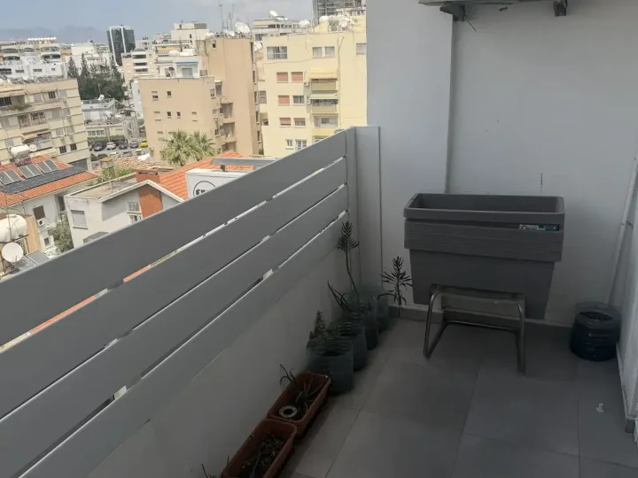 Office 100 m² for rent in Nicosia, Agioi Omologites