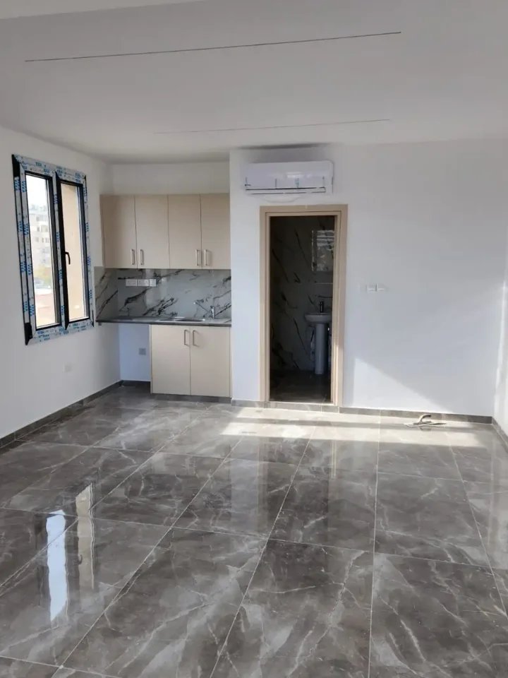 Office 430 m² for rent in Limassol, Limassol - Agia Zoni