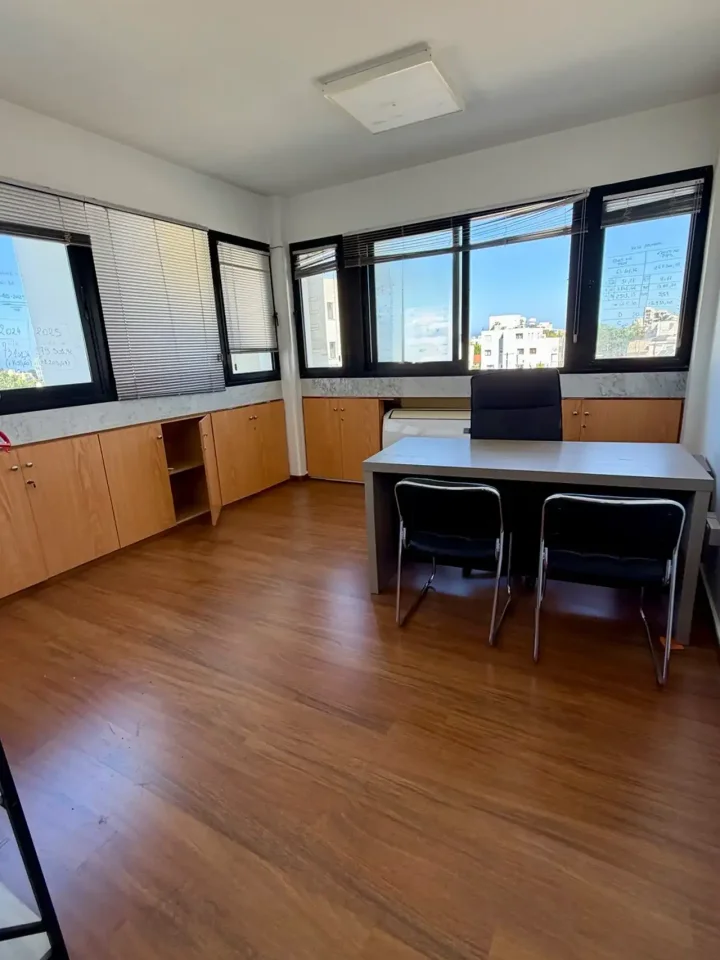 Office 110 m² for rent in Paphos, Paphos - Agios Theodoros