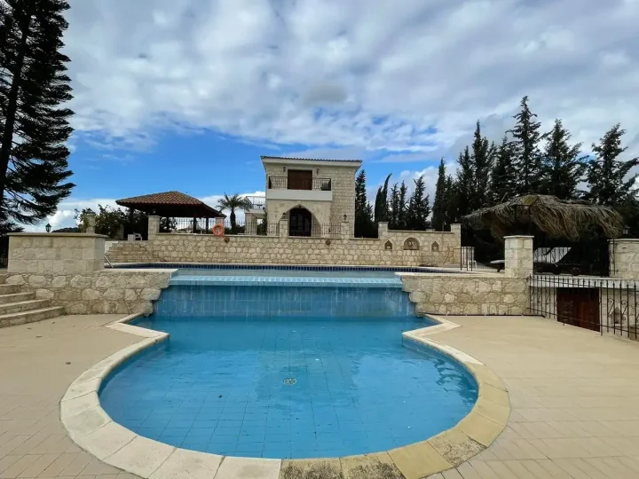 4-bedroom villa for rent 170 m² in Paphos, Peristerona Pafou