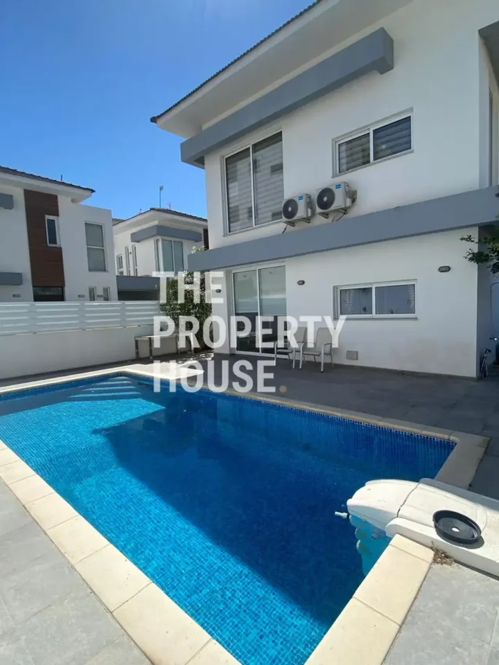 4-bedroom detached house for rent 230 m² in Larnaca, Oroklini