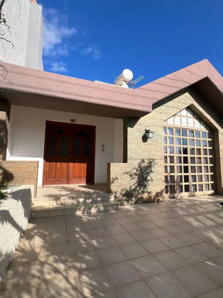 Semi-detached house for rent 325 m² in Limassol, Agios Athanasios