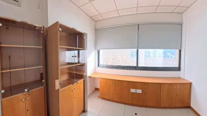 Office 200 m² for rent in Limassol, Limassol - Agia Fyla