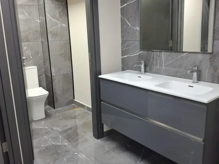 Office 370 m² for rent in Limassol, Limassol - Zakaki