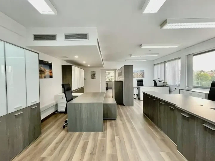 Office 100 m² for rent in Limassol, Limassol - Agios Nicolaos