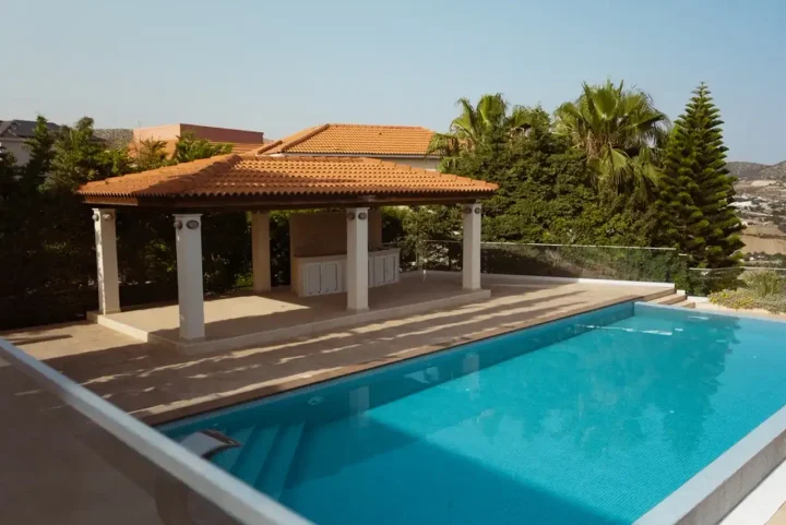 6+ bedroom villa for rent 640 m² in Limassol, Germasogeia