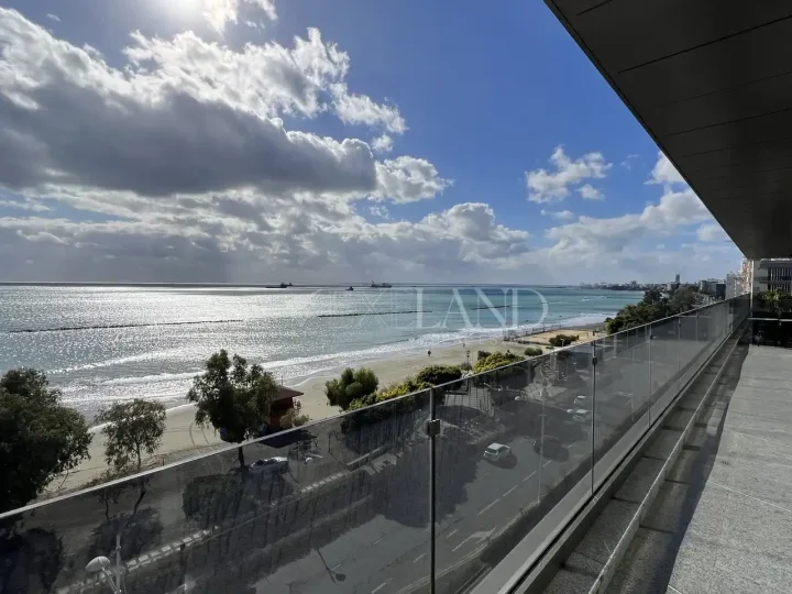 Office 242 m² for rent in Limassol, Limassol - Neapolis