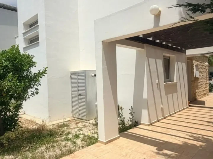 3-bedroom detached house for rent 200 m² in Paphos, Konia