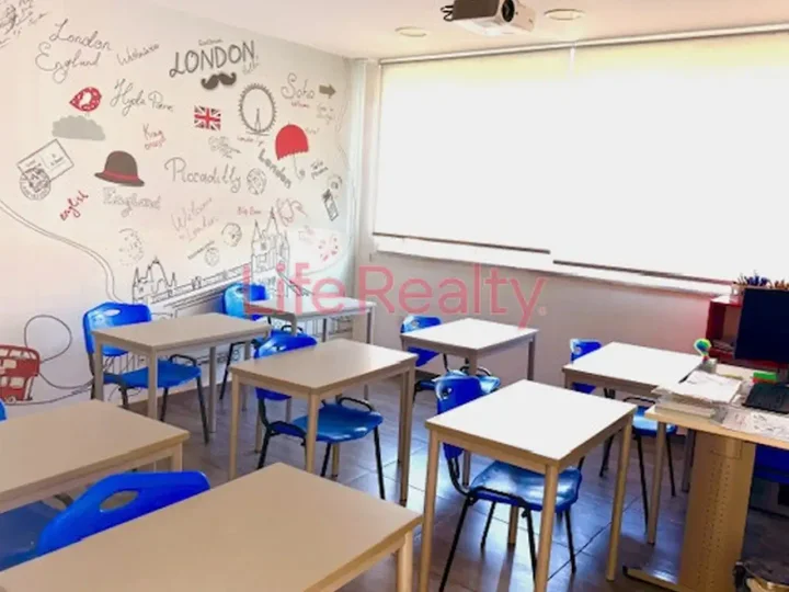 Γραφείο 300 μ² προς ενοικίαση στην τοποθεσία Limassol, Parekklisia