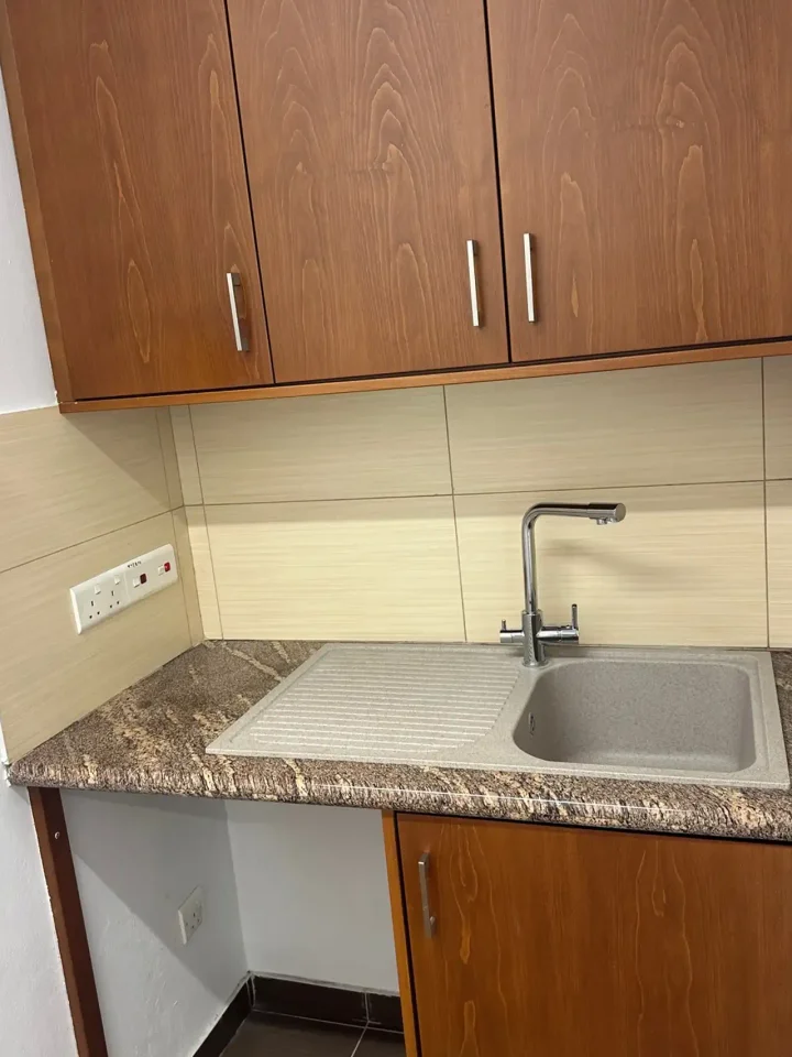 Office 70 m² for rent in Limassol, Limassol - Agios Nektarios