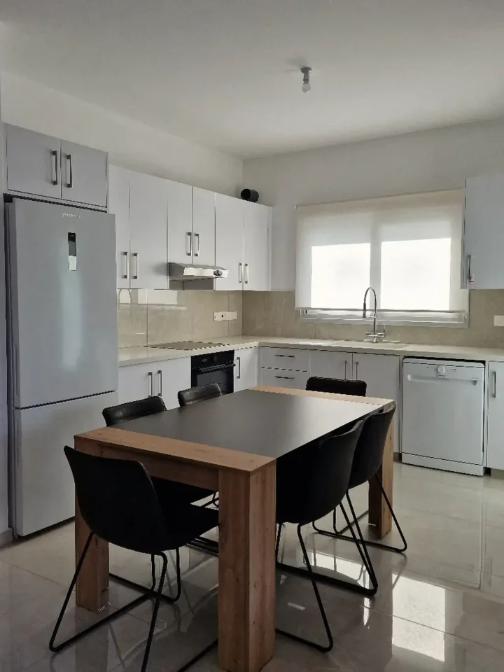 Apartments for rent 110 m² in Limassol, Limassol - Mesa Geitonia