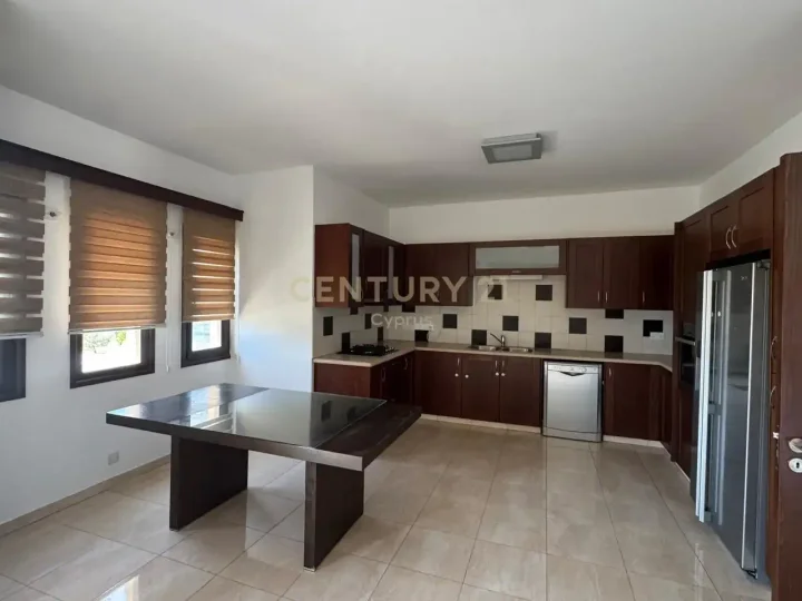 3-bedroom detached house for rent 180 m² in Limassol, Agios Athanasios