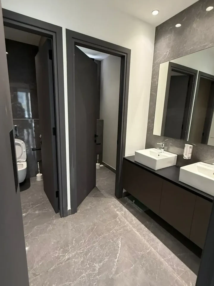 Office 500 m² for rent in Limassol, Limassol - Agios Nicolaos